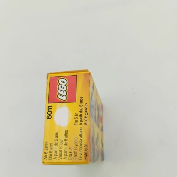 LEGO Black and Yellow Horseman Set - Picture 6 of 6